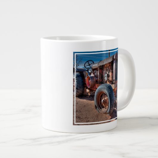 Farms Rusty Antique Tractor Jumbo-Tasse (Vorderseite Rechts)