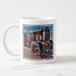 Farms Rusty Antique Tractor Jumbo-Tasse
