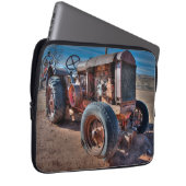 Farms Rusty Antique Tractor Laptopschutzhülle (Vorne Rechts)