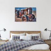 Farms Rusty Antique Tractor Leinwanddruck (Insitu (Schlafzimmer))