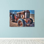 Farms Rusty Antique Tractor Leinwanddruck (Insitu (Holzboden))