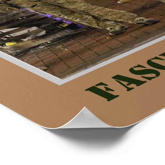 Faschismus in den Fatigen Poster (Ecke)