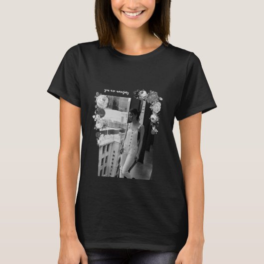 FASHION Art Girl White and Black Beautiful #3 T-Shirt (Vorderseite)