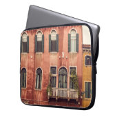 Fassade eines typischen alten Hauses in Venedig, I Laptopschutzhülle (Vorderseite Links)