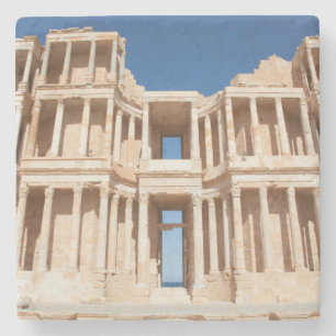 Fassade und Bühne des römischen Amphitheaters Steinuntersetzer