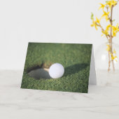 Fast im Golf Ball auf der Green Card Karte (Gelbe Blume)