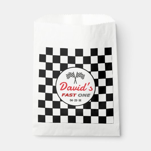 Fast ONE | Black White Race Car Flags Birthday Geschenktütchen (Vorderseite)