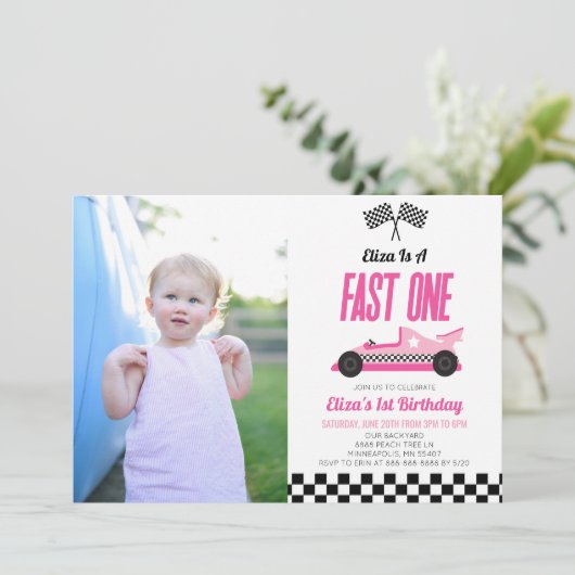 Fast One Pink Flame Race Car 1st Birthday Party Einladung (Stehend Vorderseite)