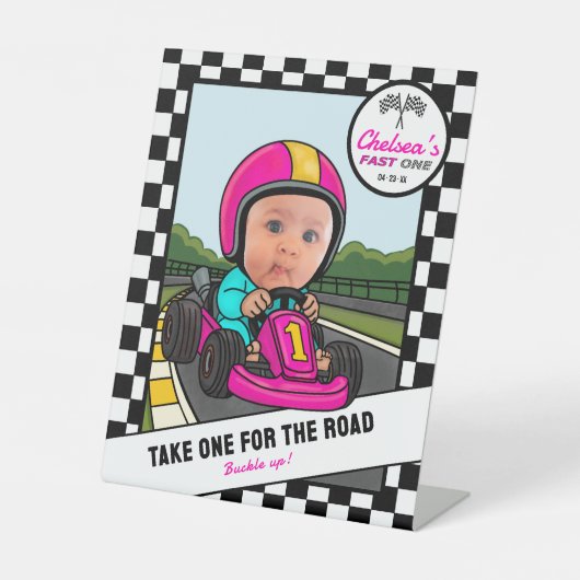 Fast ONE - Pink Take One & Buckle Up! Favor Sockelschild (Vorderseite)