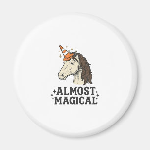 Fast schon magisches Einhorn-Kegel-Vintage-Grafik- Magnet