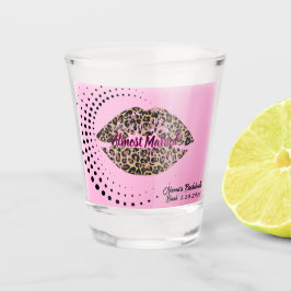 "Fast Verheiratet" Pussy Cat Kiss Leopard Lippen Schnapsglas