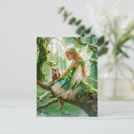 Faszinierende Fee mit Eule im Wald Postkarte (Stehend Vorderseite)