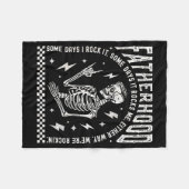 Fatherhood Some Days I Rock It Skeleton Dad Tour F Fleecedecke (Vorderseite (Horizontal))