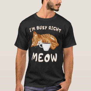 Fauler Kater schläft mit Kaffee Arbeits Humor Besc T-Shirt