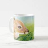 Fauna liegt im Gras und Eichhörnchen Kaffeetasse (Vorderseite Links)