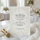 Faux geprägter 3D-Blumen-Relief-Effekt in Creme Save The Date