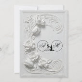 Faux geprägtes weißes Blumenrelief-Monogramm Hochz Einladung (Rückseite)