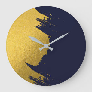 Faux Gold Brushstrokes with Navy Blue Background Große Wanduhr