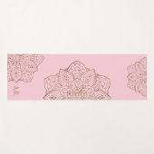 Faux Gold Foil On Light Pink Mandala With Initials Yogamatte (Vorderseite (Horizontal))