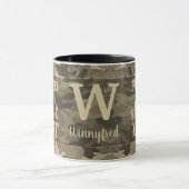 Faux Gold Metallic Camouflage Glitter Monogram Tasse (Zentrum)