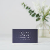 Faux-Leder Dunkelblau und Weiß Monogramm QR-Code Visitenkarte (Stehend Vorderseite)