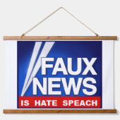 Faux News Wandteppich Mit Holzrahmen (Vorne)