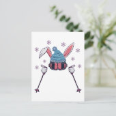 Faux yarn skiing rabbit winter humor postkarte (Stehend Vorderseite)