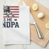 Favorite Hockey Player Calls Me Grandpa Vintage Sh Geschirrtuch (Viertel Falte)