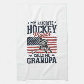 Favorite Hockey Player Calls Me Grandpa Vintage Sh Geschirrtuch (Vertikal)