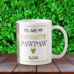 Favorite PawPaw Grandpa Großkind Benutzerdefiniert Kaffeetasse<br><div class="desc">Ein niedliches und unvergessliches Geschenk für Ihren Lieblings-Opa. Personalisieren Sie mit 1 Foto und Ihrem Namen.</div>