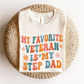 Favoritenveteran ist mein Step Vater Retro Groovy T-Shirt