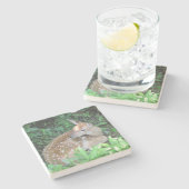 Fawn Gewartet für Mama Steinuntersetzer (Seitenansicht)