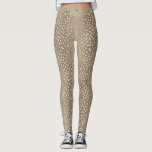 Fawn Spots Baby Deer Gemusterte Kostüme Leggings<br><div class="desc">Diese Leggings sind die perfekte Ergänzung zu Ihrem Hirschthema Halloween Kostüm. Die braunen und beigen Leggings,  die mit Flecken wie einem Hirsch gemustert sind,  wirken auch als nicht-traditionelles Tierbild,  das Sie mit Ihren Fallkleidern und gemütlichen Stiefeln tragen können. Musterdesign von Hound & Partridge.</div>