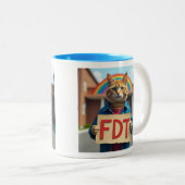 FDT Katze mit Regenbogen Zweifarbige Tasse (VorderseiteRechts)