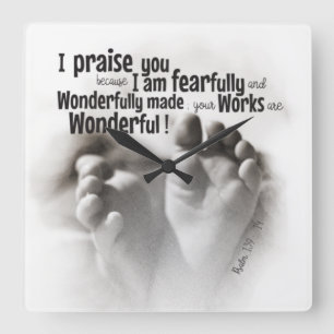 Fearfully and wonderfully made quadratische wanduhr