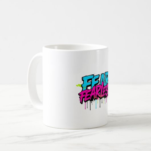 Fearless Graffiti T-Shirt - farbenfrohe Spray Pain Kaffeetasse (Vorderseite Links)