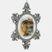 Feasting Chipmunk Schneeflocken Zinn-Ornament (Links)
