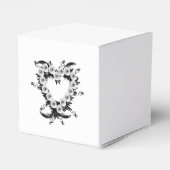 Feather and Black Pearl Heart Shape Geschenkschachtel (Rückseite)