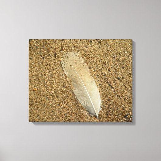 Feather on Sand Leinwanddruck (Vorderseite)