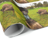 "Feathered Interruption: The Great Emu Photobomb" Geschenkpapier (Rolleneckpunkt)