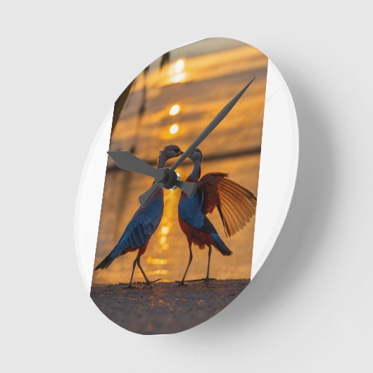 Feathered Waltz Runde Wanduhr (Winkel)