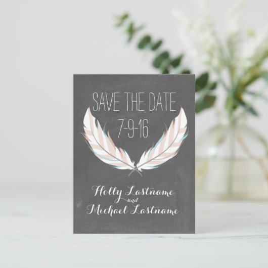 Feathers + Chalkboard Wedding Save the Date Ankündigungspostkarte (Stehend Vorderseite)
