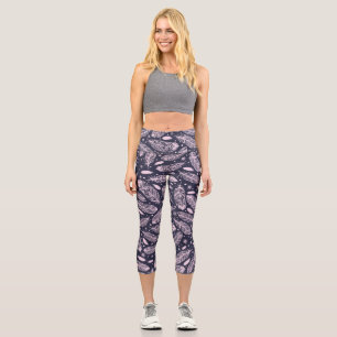 Feathery Fantasy: Romantische Musterkreation Capri Leggings