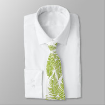 Feathery Fern auf einem Neck