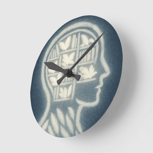 Feathery Head mit glänzenden weißen Büchern (Dark Runde Wanduhr (Winkel)