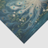 Feathery Peacock Promenade, eleganter weißer Pfau Seidenpapier (Ausschnitt)