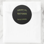 Februar Mädchen mit Tattoos Hübsche Augen Runder Aufkleber (Tasche)