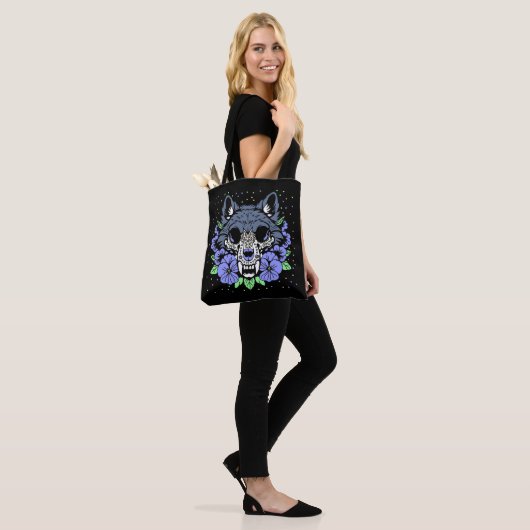 Februar-Veilchen & Wolfsschädel Tasche (Am Model)