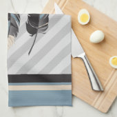 Federn in Creme, Grau und Blau Handtuch (Viertel Falte)