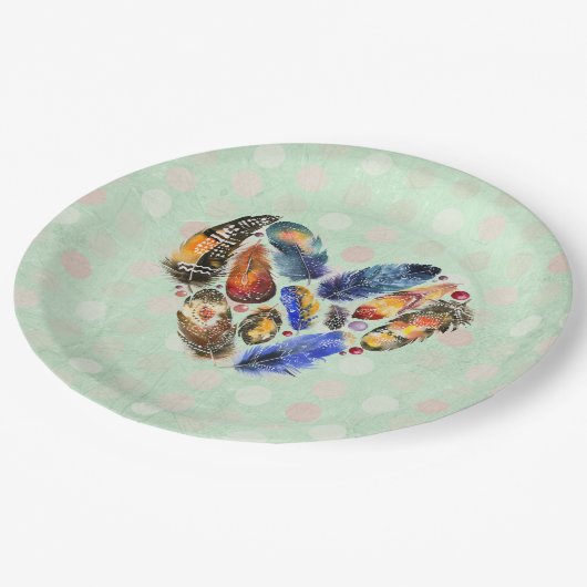 Federn in Herzform Wasserfarbdesign Pappteller (Schrägansicht)